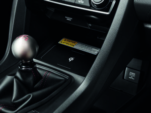 honda-civic-type-r-wireless-charger