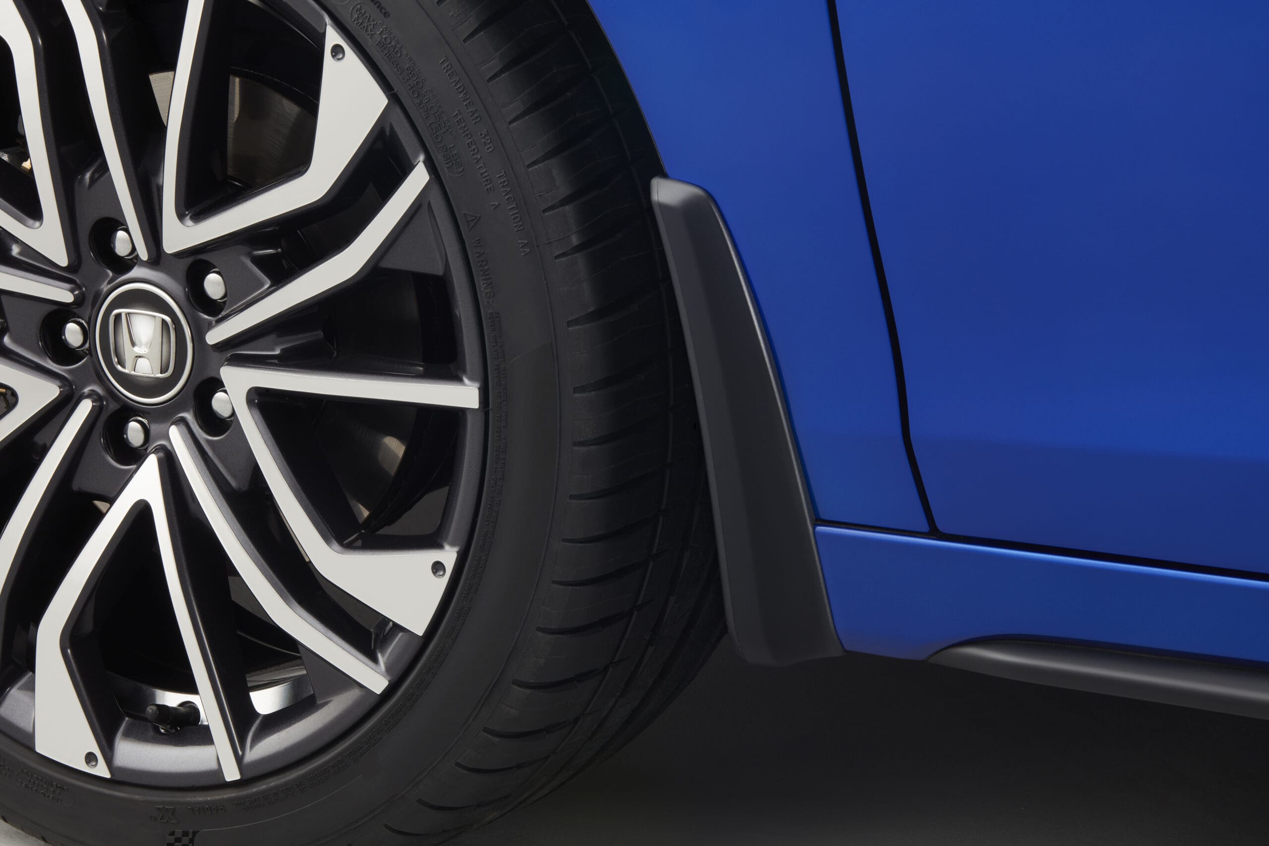2023-civic-front-mud-flap-08p00-t50-600-scaled