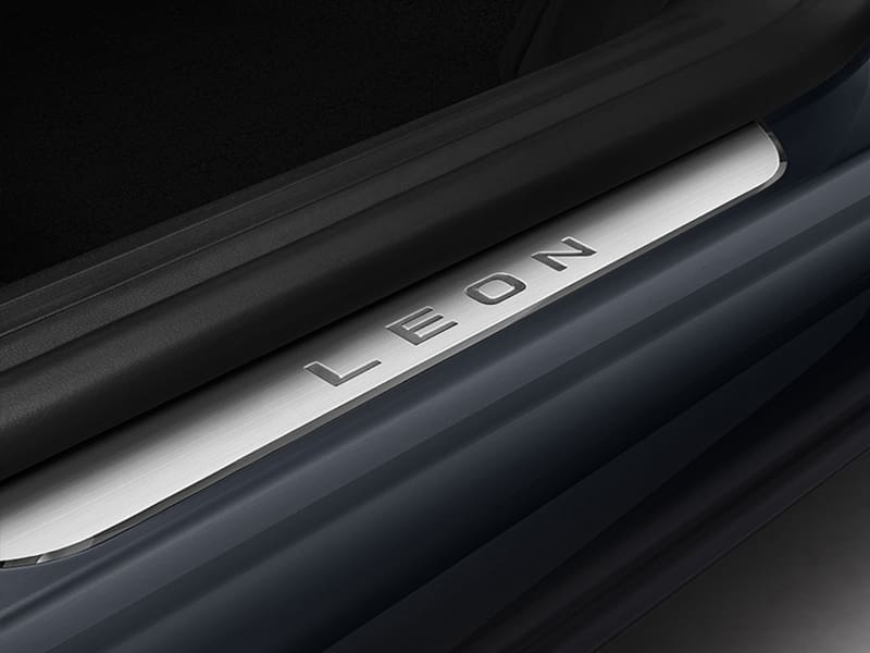 GENUINE SEAT LEON 5 DOOR SIDE SILL STEP GARNISHES 2013-2020 5f0071691c